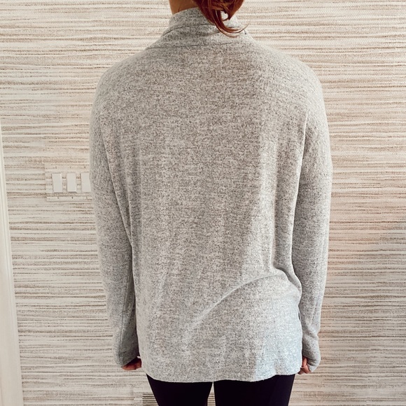 Abercrombie top - Picture 2 of 2